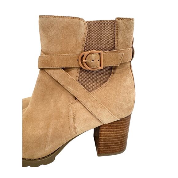 NEW Blondo Tamzin Waterproof Suede Camel Tan Ankle Booties Buckle Block Heel 10M - Picture 8 of 12